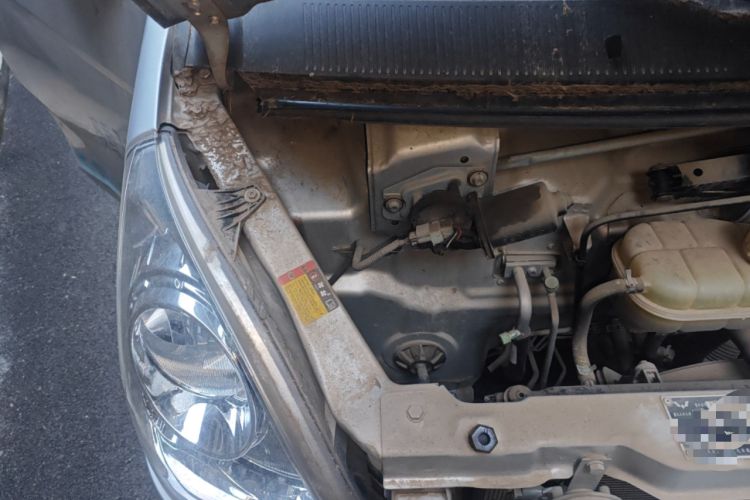 Used Wuling Rongguang 2019 1.5L S Base Version Engine Bay Right