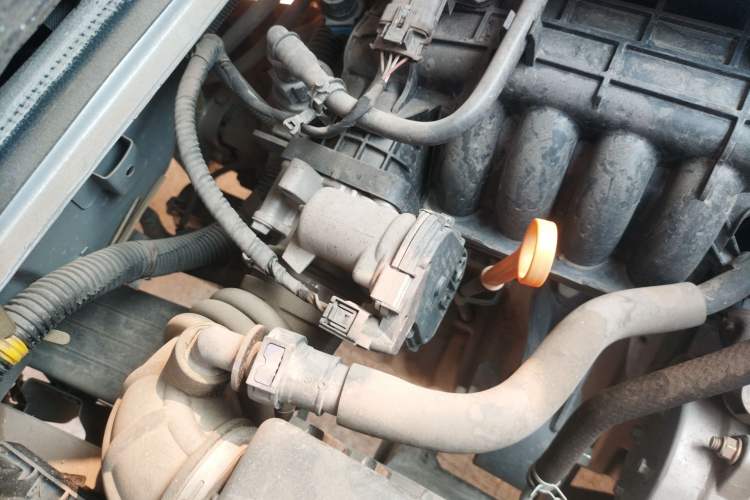 Used Wuling Rongguang 2019 1.5L Extended-Body Van Base Model with 2 Seats Engine Bay Right
