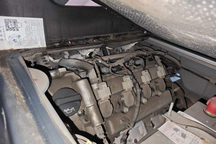 Used Wuling Rongguang 2019 1.5L Extended-Body Van Base Model with 5 Seats Engine Bay Right