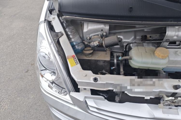 Used Wuling Rongguang 2019 1.5L S Base Version Engine Bay Right