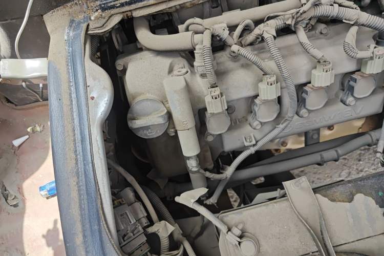 Used Wuling Rongguang 2019 1.5L Extended Basic Version Engine Bay Right