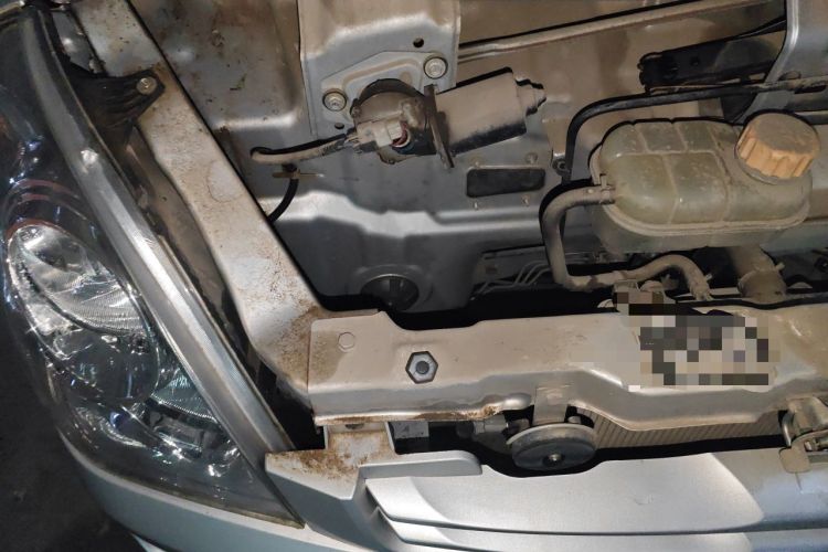 Used Wuling Rongguang 2019 1.2L S Base Model Engine Bay Right