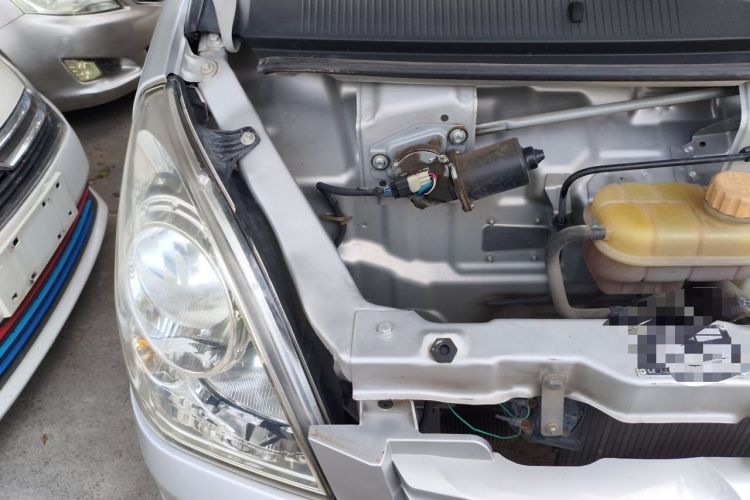 Used Wuling Rongguang 2019 1.2L S Base Model Engine Bay Right