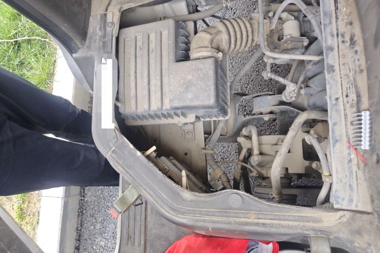 Used Wuling Rongguang 2019 1.2L S Van Standard Model with 5 Seats Engine Bay Right