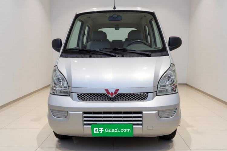 Used Wuling Rongguang 2019 1.5L Extended-Body Van Base Model with 2 Seats Exterior 1