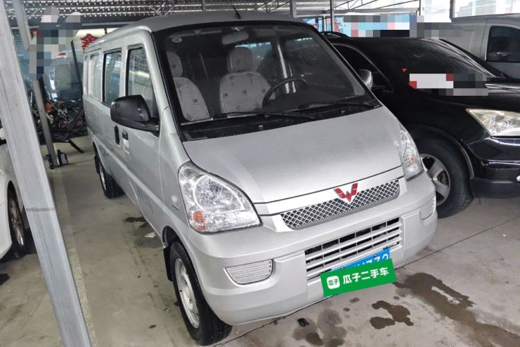 Used Wuling Rongguang 2019 1.5L Extended-Body Van Base Model with 5 Seats Exterior 2