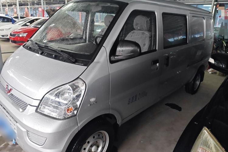 Used Wuling Rongguang 2019 1.5L Extended-Body Van Base Model with 5 Seats Exterior 3