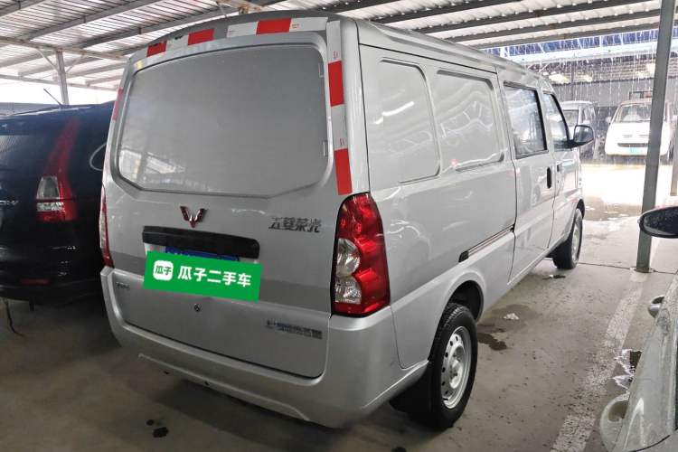 Used Wuling Rongguang 2019 1.5L Extended-Body Van Base Model with 5 Seats Exterior 5