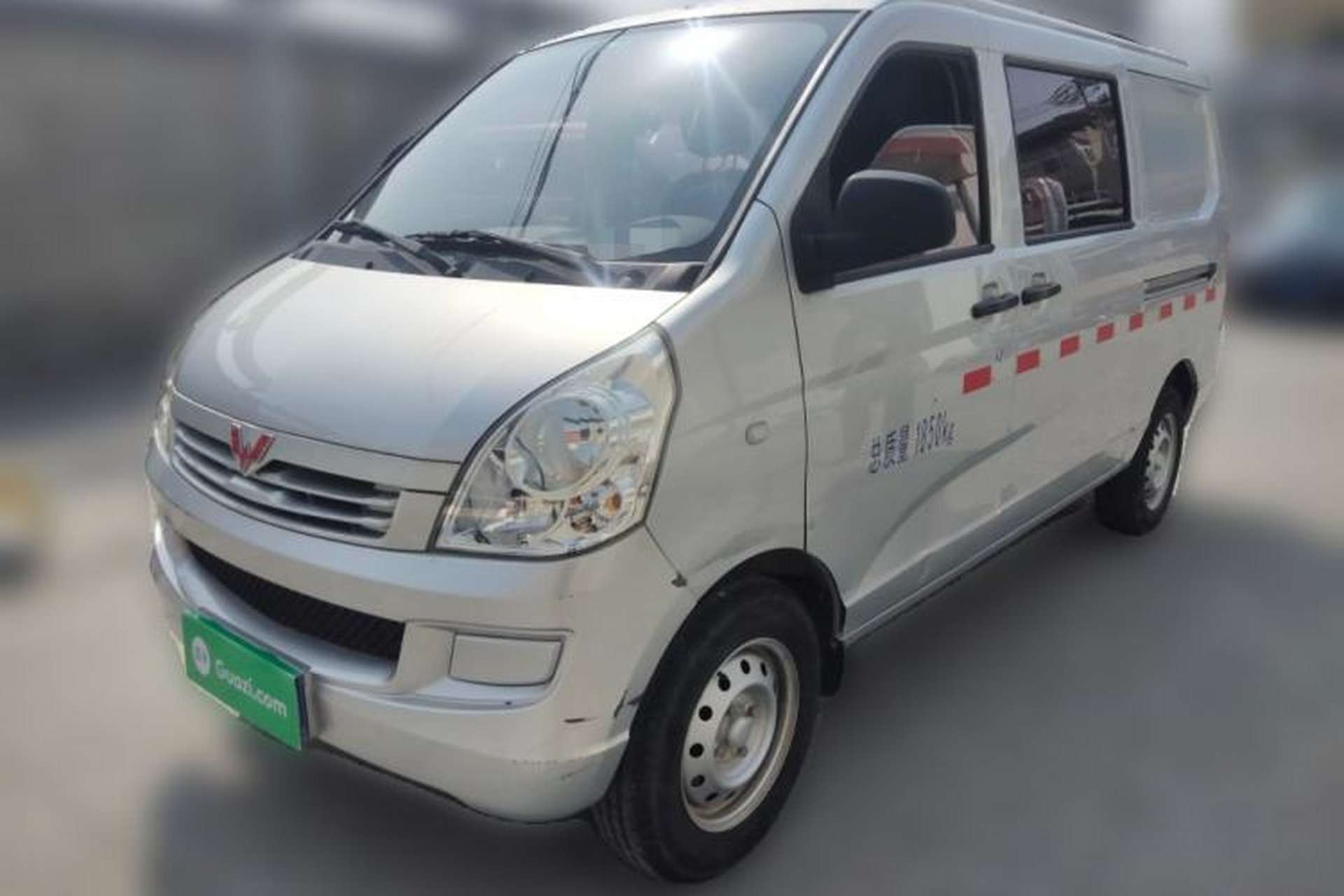 Used Wuling Rongguang 2019 1.2L S Van Standard Model with 5 Seats Front Left 45 Deg