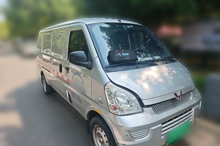 Used Wuling Rongguang 2019 1.5L Extended-Body Van Base Model with 2 Seats Front Right 45 Deg