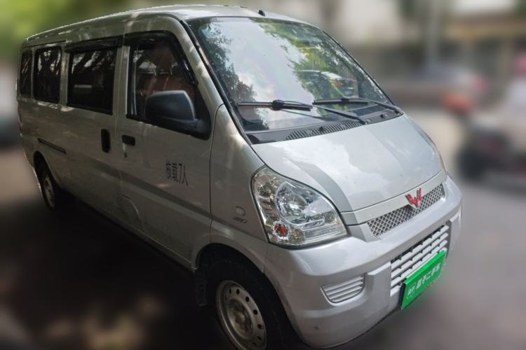 Used Wuling Rongguang 2019 1.5L Extended Basic Version Front Right 45 Deg