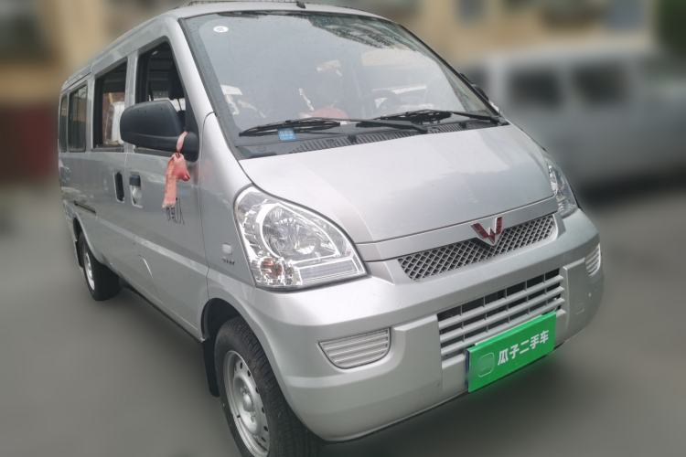 Used Wuling Rongguang 2019 1.5L Extended Basic Version Front Right 45 Deg