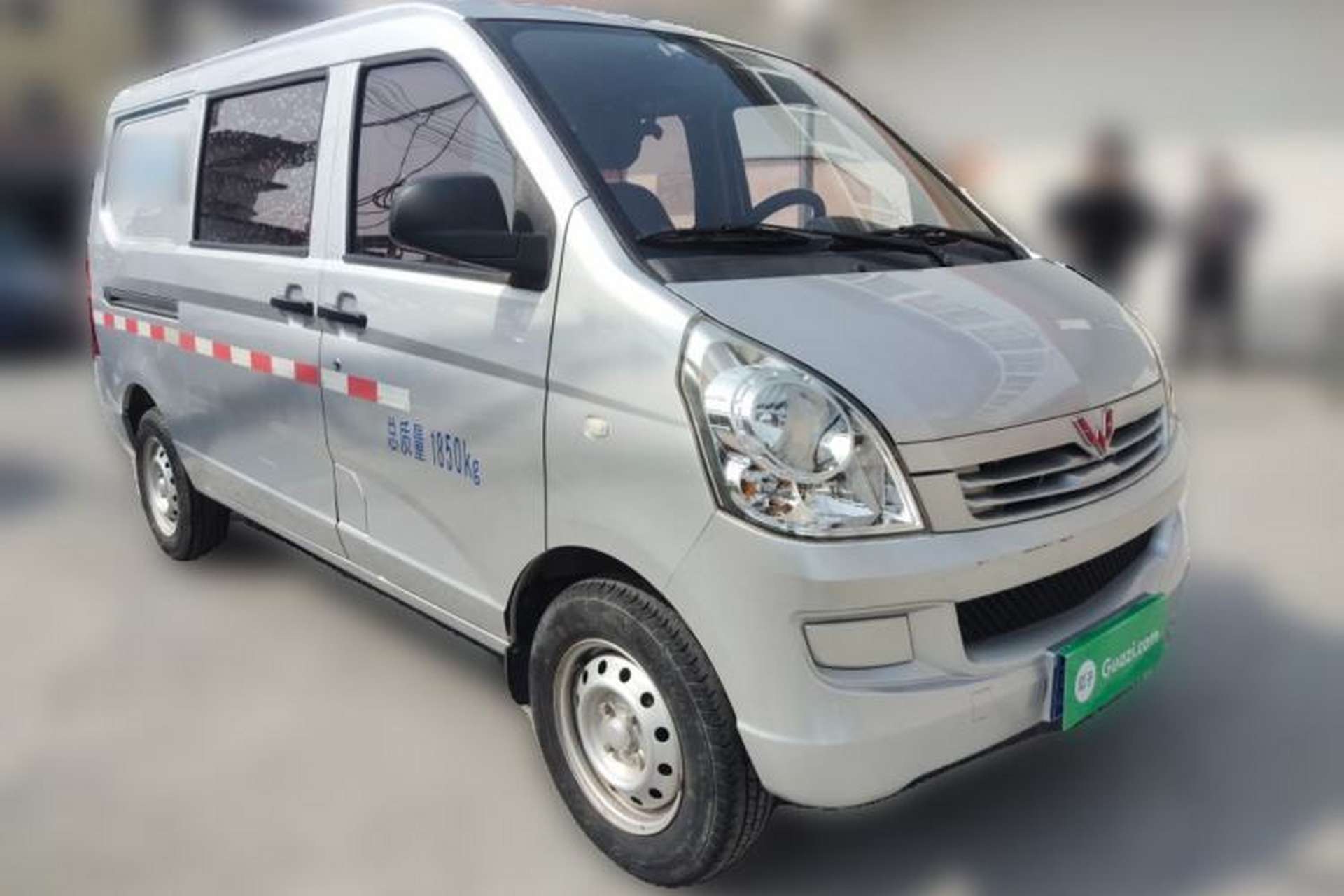 Used Wuling Rongguang 2019 1.2L S Van Standard Model with 5 Seats Front Right 45 Deg