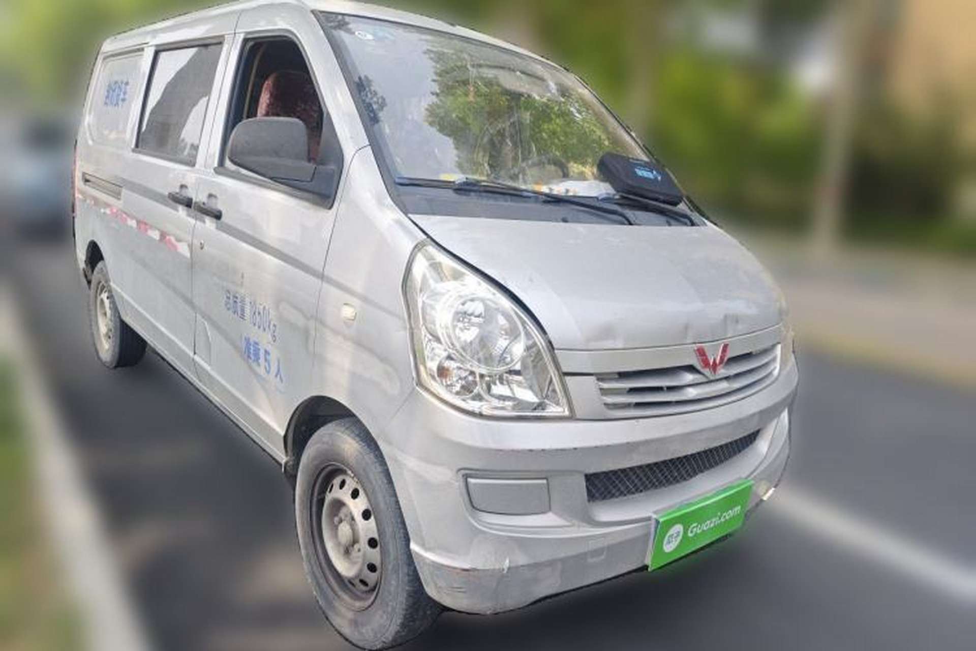 Used Wuling Rongguang 2019 1.2L S Van Standard Model with 5 Seats Front Right 45 Deg