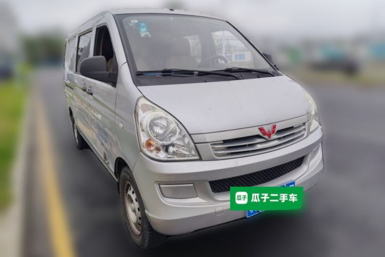 Used Wuling Rongguang 2019 1.2L S Van Standard Model with 5 Seats Front Right 45 Deg