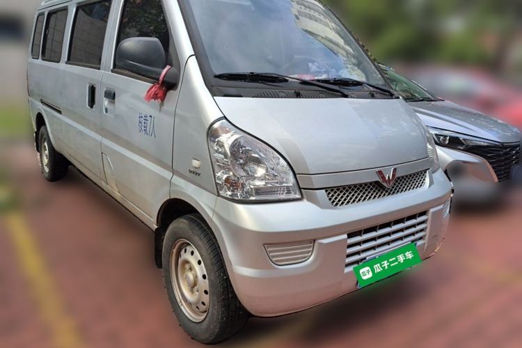 Used Wuling Rongguang 2019 1.5L Extended Basic Version Front Right 45 Deg