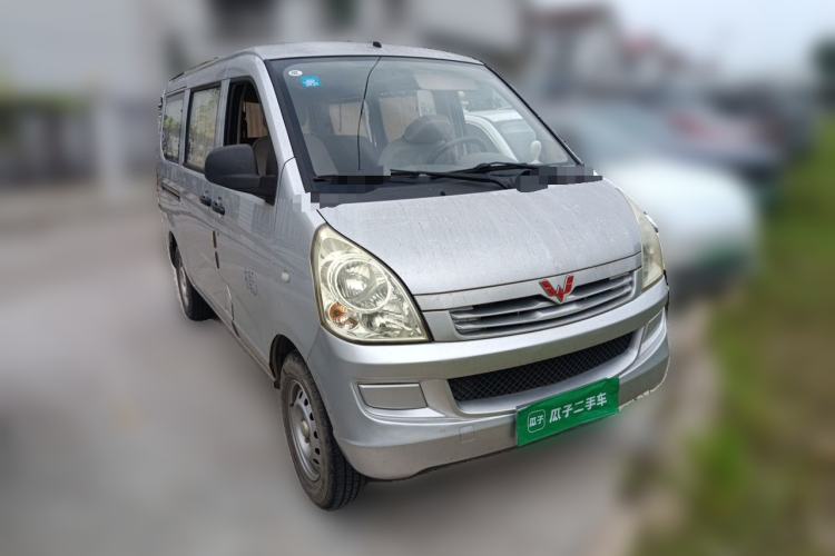 Used Wuling Rongguang 2019 1.2L S Van Standard Model with 5 Seats Front Right 45 Deg