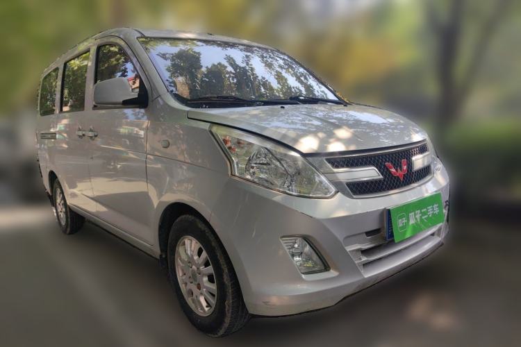 Used Wuling Rongguang 2019 1.5L S Standard Edition Front Right 45 Deg