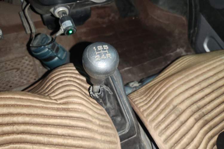 Used Wuling Rongguang 2019 1.5L Extended-Body Van Base Model with 2 Seats Gear Lever
