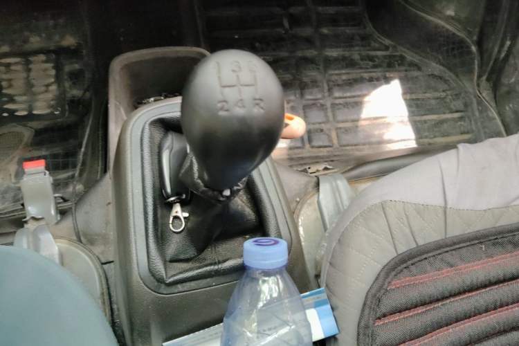 Used Wuling Rongguang 2019 1.2L S Van Standard Model with 5 Seats Gear Lever
