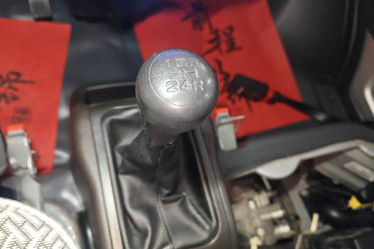 Used Wuling Rongguang 2019 1.5L Extended-Body Van Base Model with 5 Seats Gear Lever