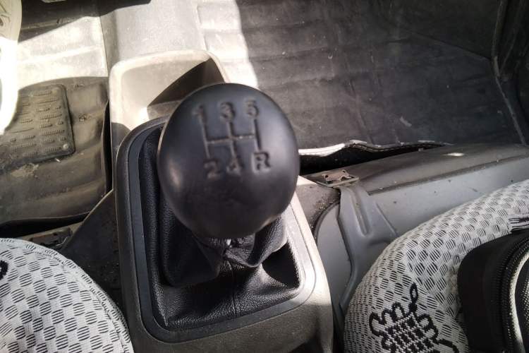 Used Wuling Rongguang 2019 1.2L S Van Utility Model with 2 Seats Gear Lever