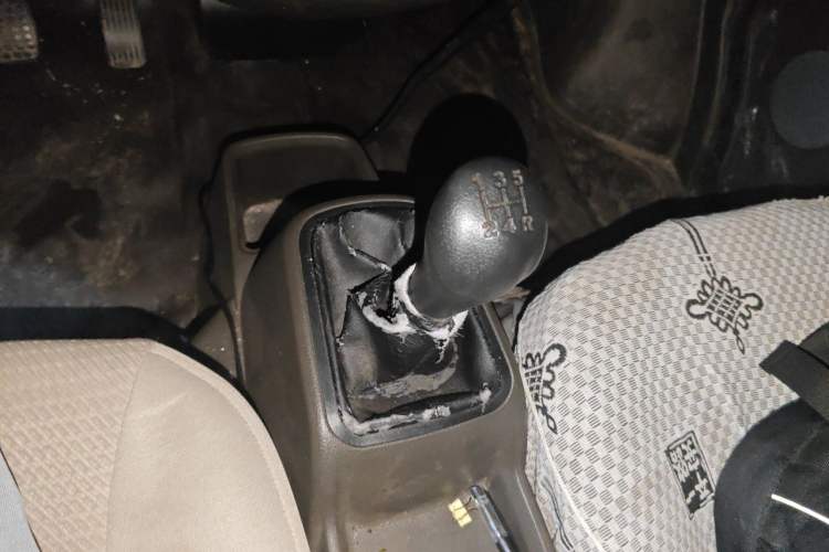 Used Wuling Rongguang 2019 1.2L S Base Model Gear Lever