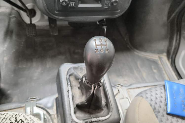 Used Wuling Rongguang 2019 1.2L S Van Utility Model with 2 Seats Gear Lever