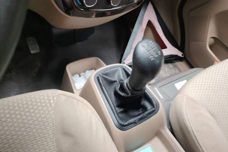 Used Wuling Rongguang 2019 1.5L S Standard Edition Gear Lever
