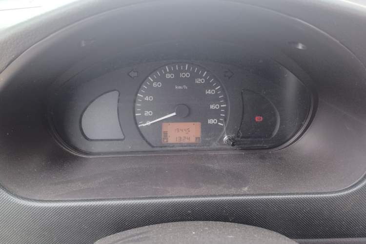 Used Wuling Rongguang 2019 1.5L Extended-Body Van Base Model with 5 Seats Instrument Cluster