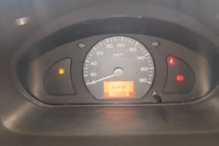 Used Wuling Rongguang 2019 1.5L Extended-Body Van Base Model with 5 Seats Instrument Cluster
