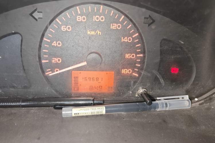 Used Wuling Rongguang 2019 1.5L Extended-Body Van Base Model with 5 Seats Instrument Cluster