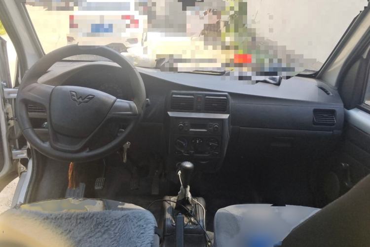 Used Wuling Rongguang 2019 1.5L Extended-Body Van Base Model with 2 Seats Interior 2
