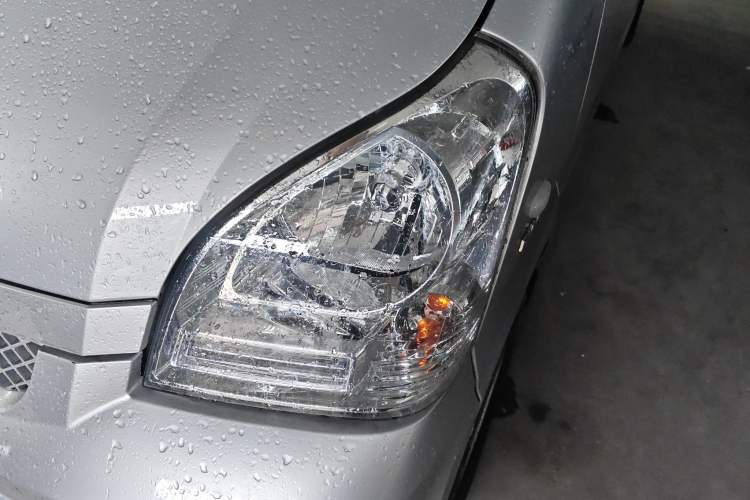 Used Wuling Rongguang 2019 1.5L Extended-Body Van Base Model with 5 Seats Left Front Headlight