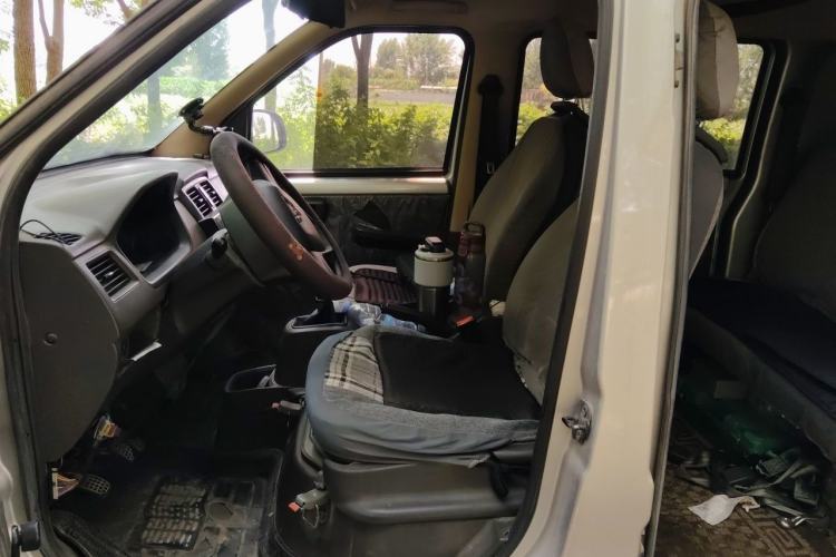 Used Wuling Rongguang 2019 1.2L S Van Standard Model with 5 Seats Left Front Seat