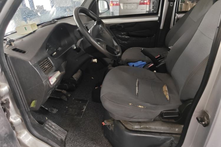 Used Wuling Rongguang 2019 1.5L Extended-Body Van Base Model with 5 Seats Left Front Seat