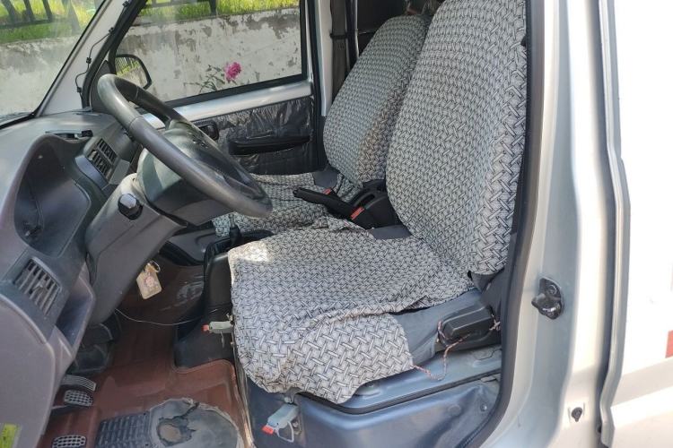 Used Wuling Rongguang 2019 1.5L Extended-Body Van Base Model with 2 Seats Left Front Seat