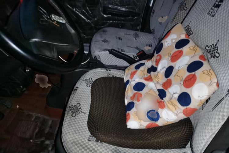 Used Wuling Rongguang 2019 1.5L Extended-Body Van Base Model with 2 Seats Left Front Seat