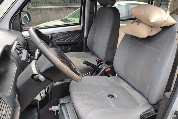 Used Wuling Rongguang 2019 1.5L Extended Basic Version Left Front Seat