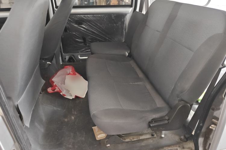 Used Wuling Rongguang 2019 1.5L Extended-Body Van Base Model with 5 Seats Left Rear Seat