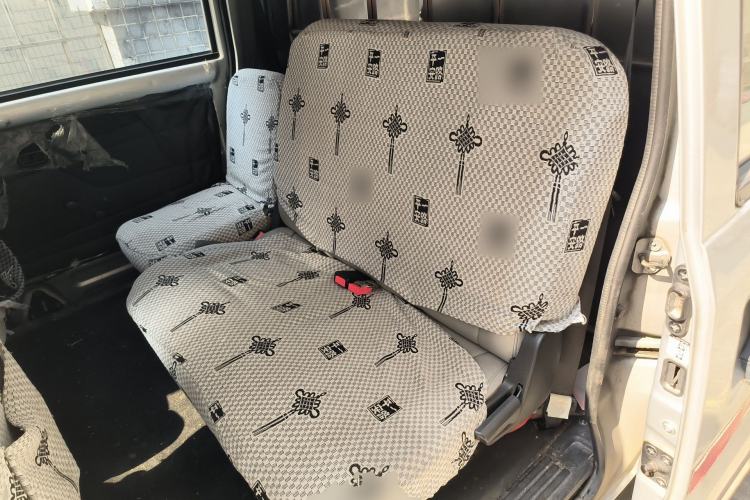 Used Wuling Rongguang 2019 1.5L Extended-Body Van Base Model with 5 Seats Left Rear Seat