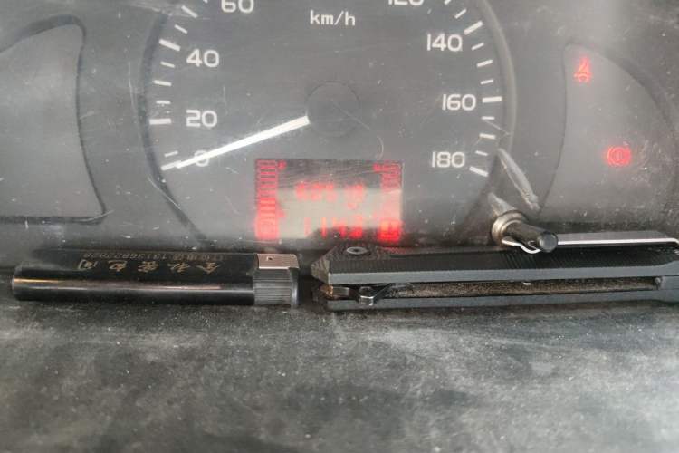 Used Wuling Rongguang 2019 1.2L S Van Utility Model with 2 Seats Odometer Close Up