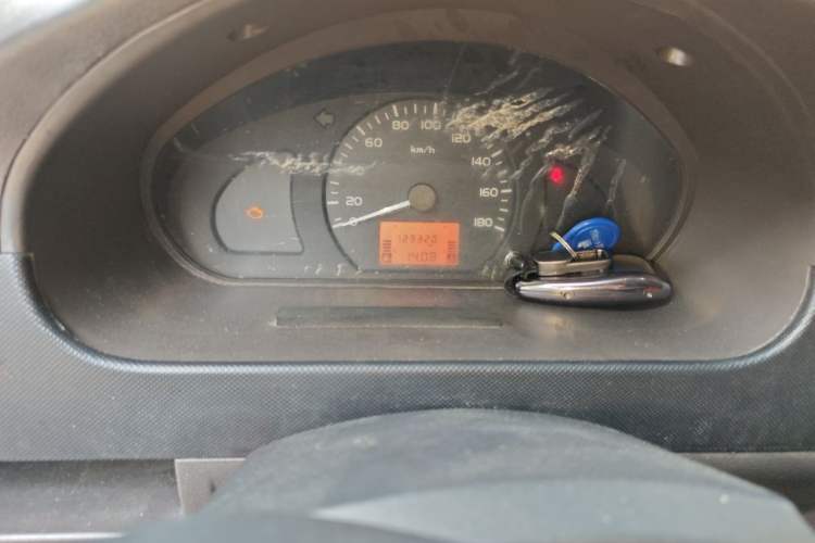 Used Wuling Rongguang 2019 1.5L Extended Basic Version Odometer Close Up
