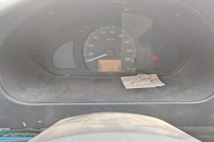 Used Wuling Rongguang 2019 1.5L Extended-Body Van Base Model with 2 Seats Odometer Close Up