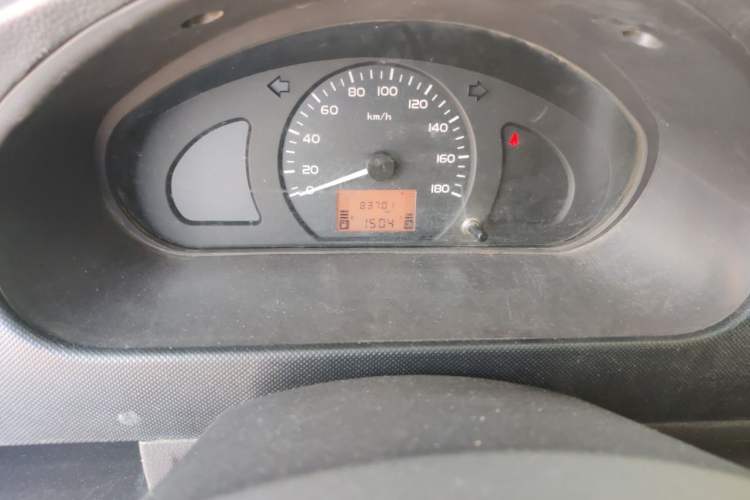 Used Wuling Rongguang 2019 1.5L Extended-Body Van Base Model with 5 Seats Odometer Close Up