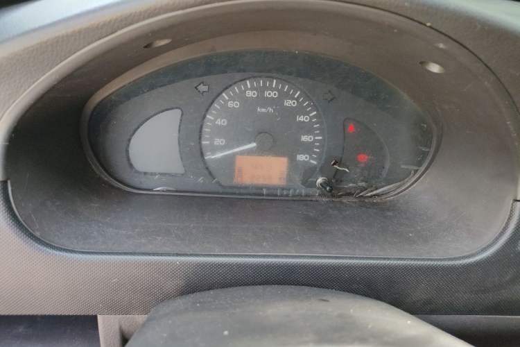 Used Wuling Rongguang 2019 1.5L Extended-Body Van Base Model with 2 Seats Odometer Close Up