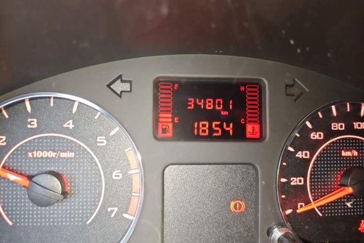 Used Wuling Rongguang 2019 1.5L S Base Version Odometer Close Up