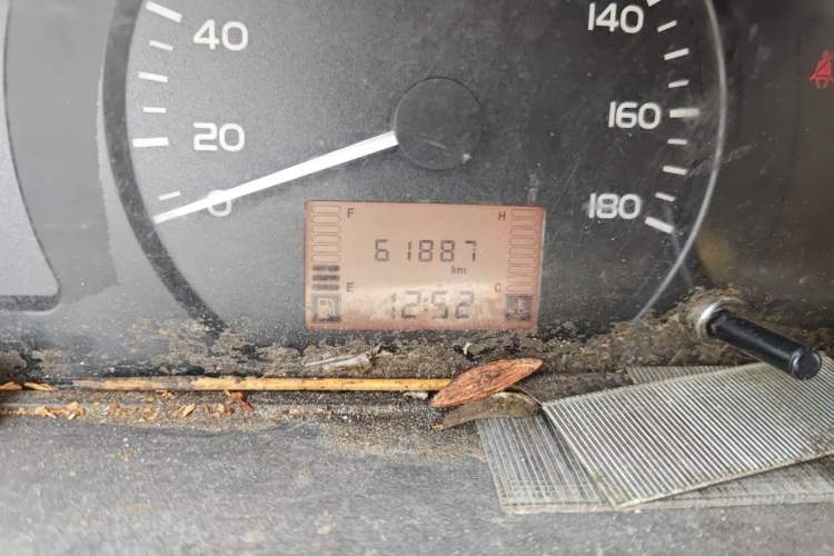 Used Wuling Rongguang 2019 1.5L Extended Basic Version Odometer Close Up