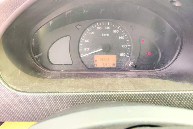 Used Wuling Rongguang 2019 1.5L Extended Basic Version Odometer Close Up