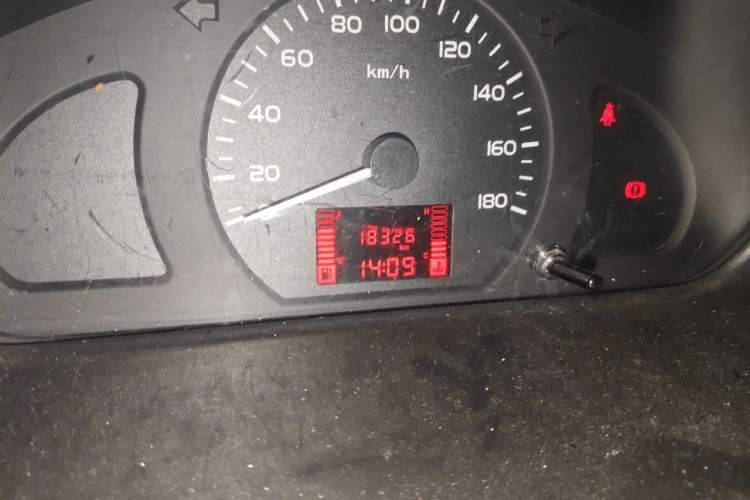 Used Wuling Rongguang 2019 1.2L S Base Model Odometer Close Up